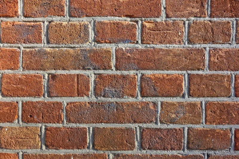 Doser le mortier pour un mur en parpaing : la bonne technique en 2026