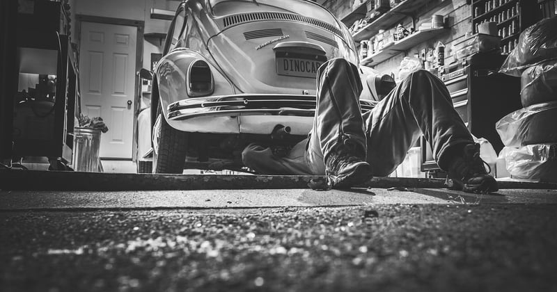 Atelier de bricolage dans le garage : organiser, équiper, ranger